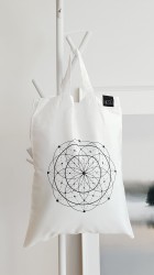 Medžiaginis maišelis - Gėlė ornamentas / Baltas / Trumpos rankenos - Nešu.lt